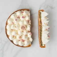 Tarte pistache, rhubarbe, rose